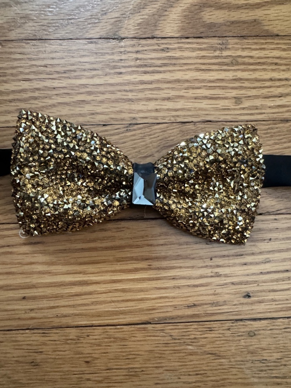Source Unknown Gold Glitter Crystal Bow Tie